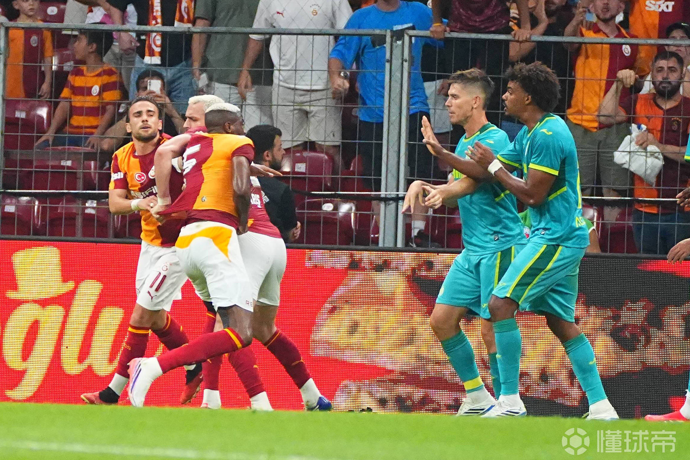 记者：奥斯梅恩成阿森纳目标，双方已经有了初步接触